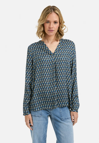 V-Neck Blouse, pleat at cf and 1/1 sleeves